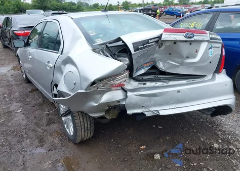 2011 Ford Fusion Hybrid z USA, uszkodzony, nr VIN 3FADP0L33BR126557